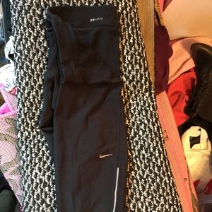 Nike black crop leggings