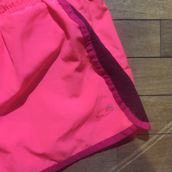 Running shorts - Picture 3 of 4