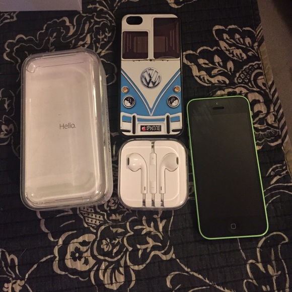 Sprint iPhone 5c with earphones and case