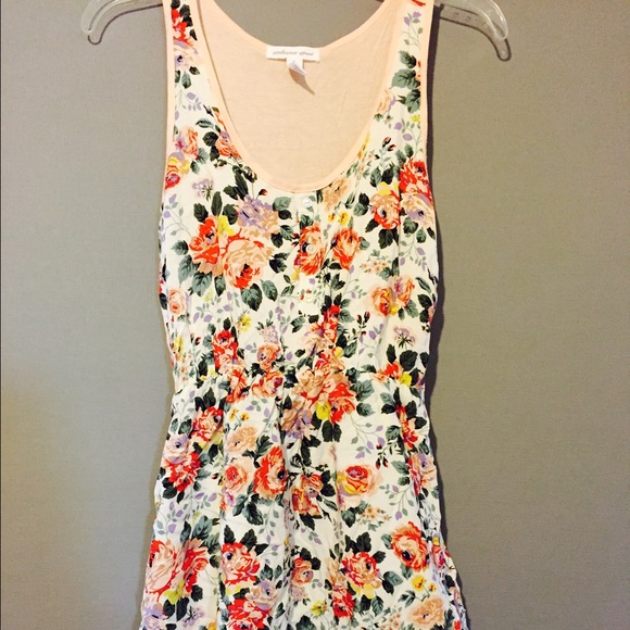 Beautiful floral dress!!🌺🌸