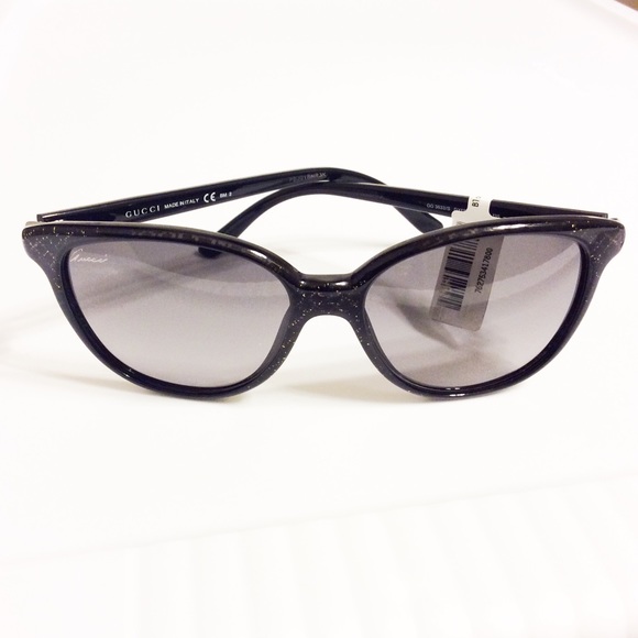 ❌SOLD❌Gucci Sunglasses - Picture 2 of 4