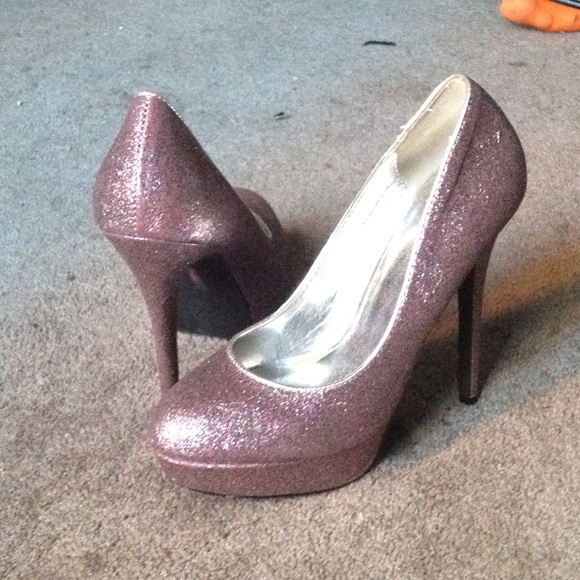 Jennifer Lopez purple sparkly heels