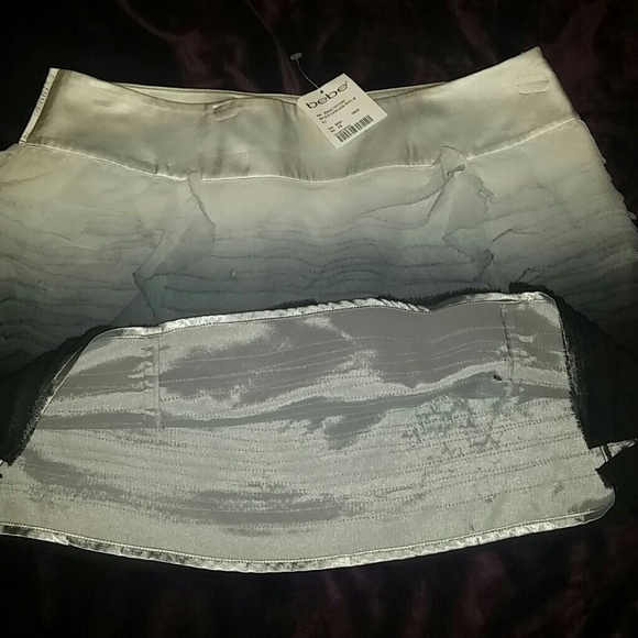 SOLD in a bundle Bebe short layered skirt... - Picture 3 of 4