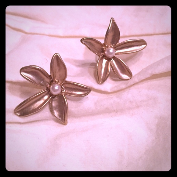 Gold plated abstract flower earrings with a pearl