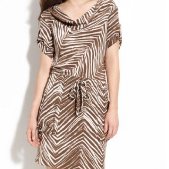 SOLD 🎉 BCBG Max Azria Dress