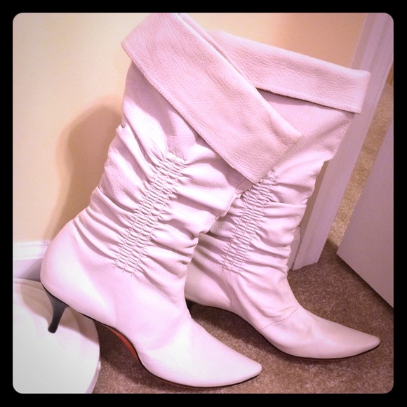 White leather kitten heel boots 10.5👢leather sole