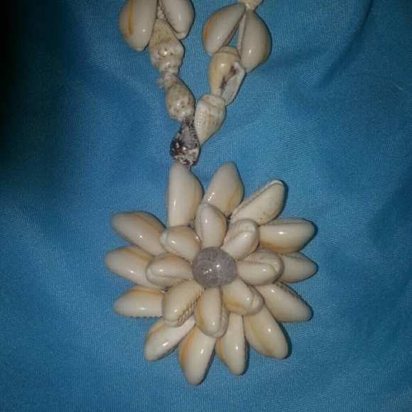 Long seashell necklace