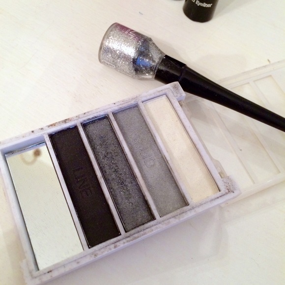 Makeup set - Picture 3 of 3