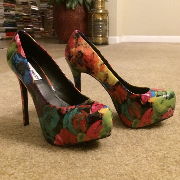 Steve Madden floral pumps