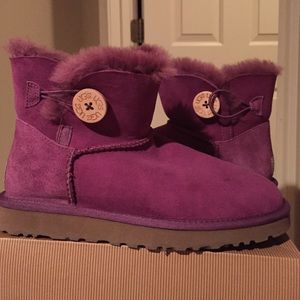 UGG Mini Bailey Button in Sugar Plum