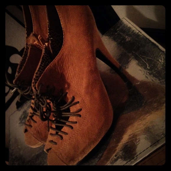 Pink and Pepper suede lace up heels - Picture 1 of 4
