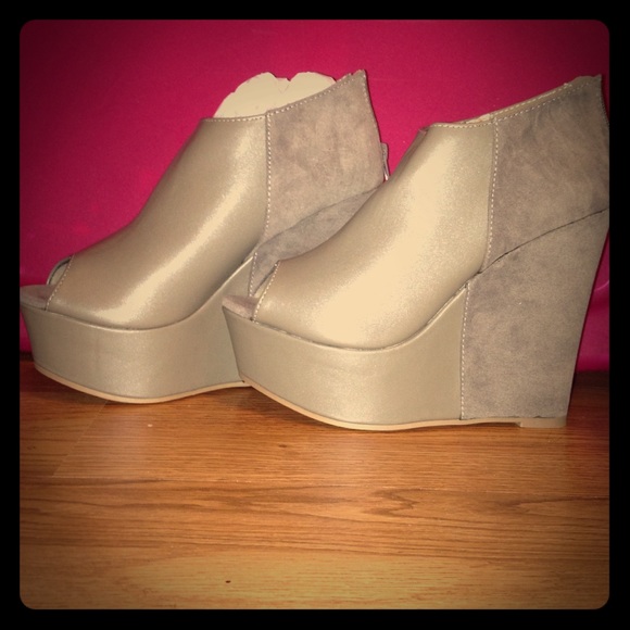 Forever 21 - Grey Bootie Size 9