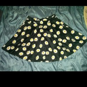 Black skater skirt with daisies