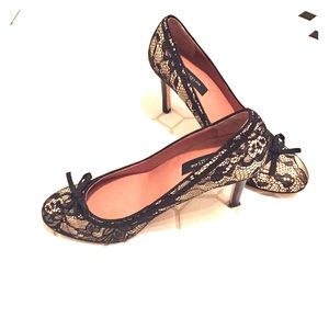 Size 5 Ann Taylor lace pump