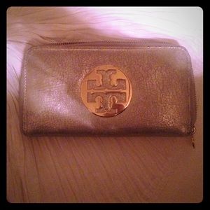 Tory Burch wallet