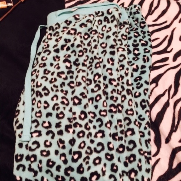 Im selling blue and black leopard joggers - Picture 2 of 2