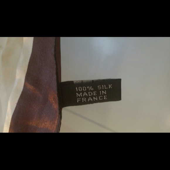 Louis Vuitton Silk Scarf Authentic Louis Vuitton - Picture 2 of 2