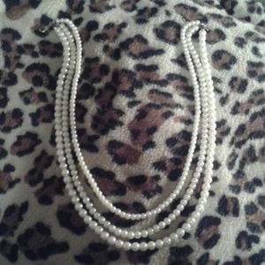 3 layer pearl necklace