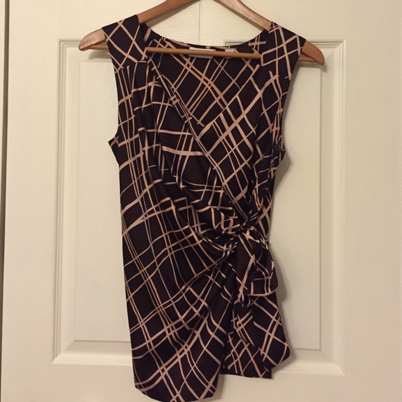 Fitted sleeveless blouse w/ lightweight cardigan - Picture 2 of 3