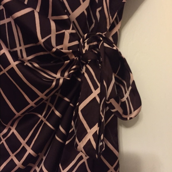 Fitted sleeveless blouse w/ lightweight cardigan - Picture 3 of 3