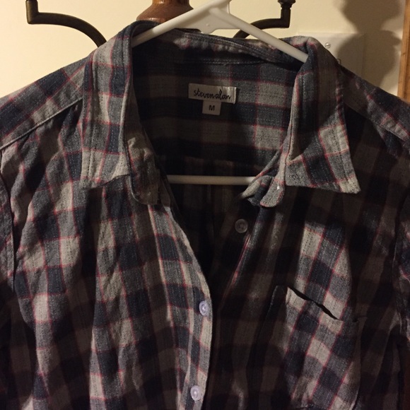 Button up - Picture 2 of 3