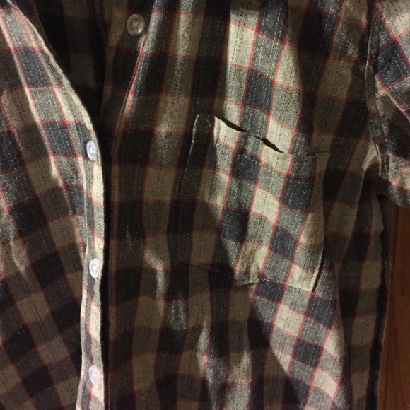 Button up - Picture 3 of 3