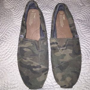 Toms