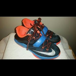 Awesome blk/orange/blue/ KD's