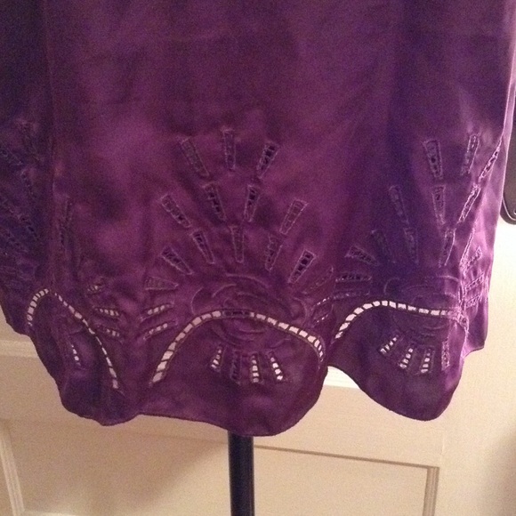 🎉SOLD🎉Plum purple silky top - Picture 2 of 3