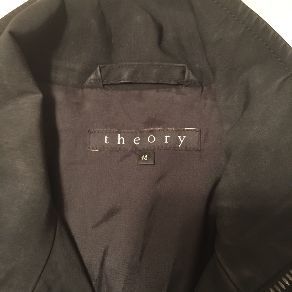 Very nice zip up jacket - Picture 2 of 3