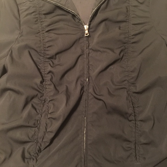 Very nice zip up jacket - Picture 3 of 3