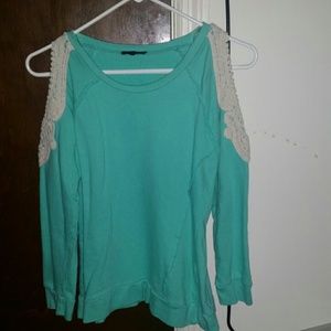 Long sleeve shirt.