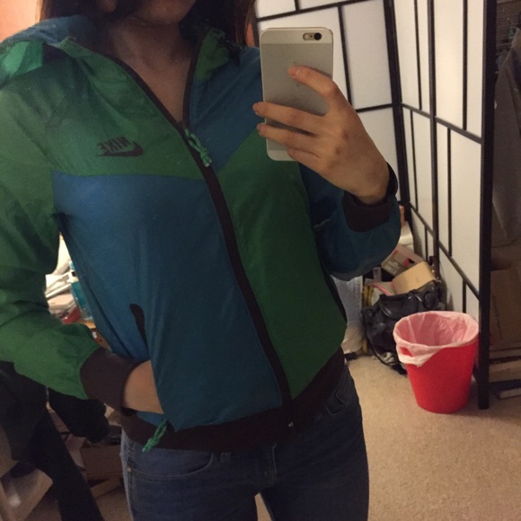 Almost new!! Nike windbreaker