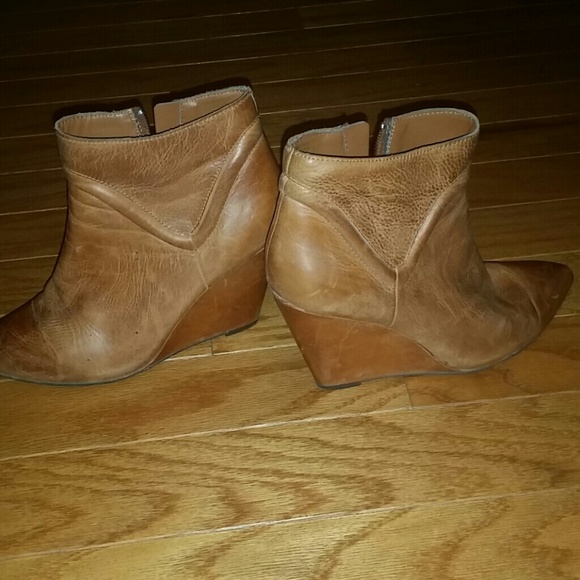 Seychelles zipside wedge booties!!
