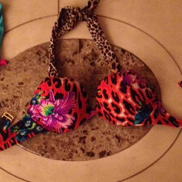 Bombshell! Victoria's Secret swim top