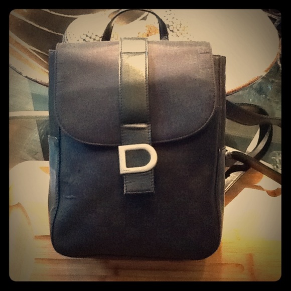 DKNY Handbags - DKNY Black Backpack Purse