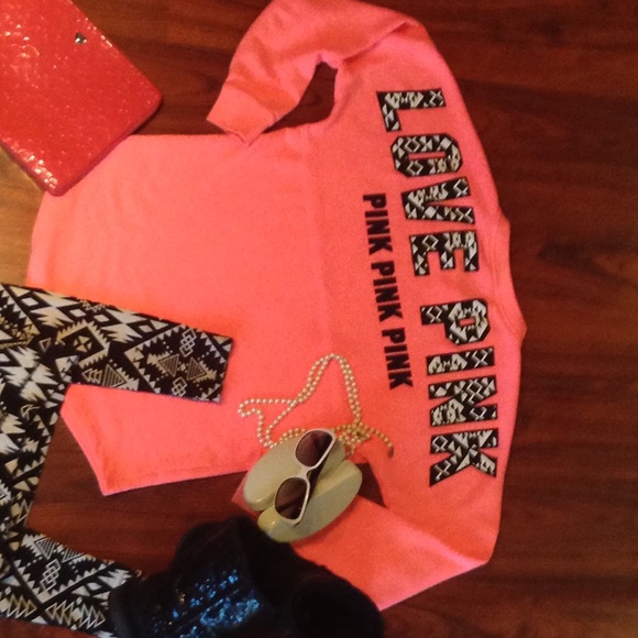 Coral Aztec Crew🍊 - Picture 2 of 3