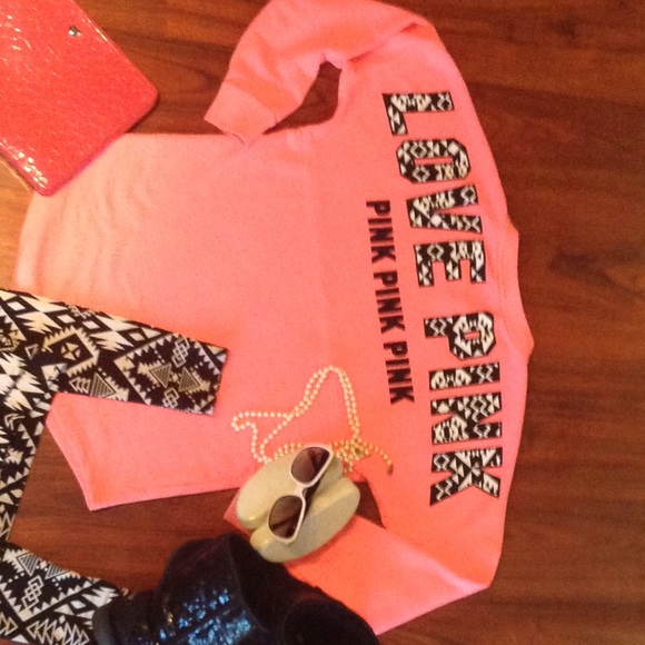 Coral Aztec Crew🍊 - Picture 3 of 3