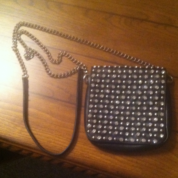 Buckle Handbags - •reduced price• Never used purse from buckle