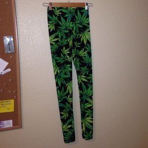 Leafy Leggings 😛