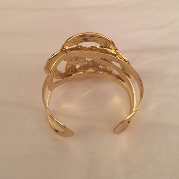 Gold cuff bracelet - Picture 2 of 2