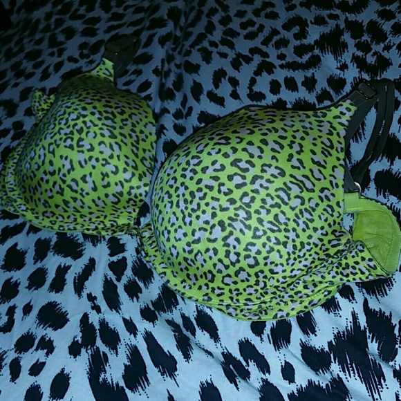 Victoria Secret very sexy pushup bra 38B