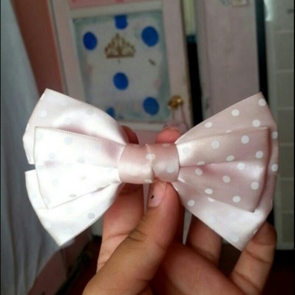 Pink polka dot bow
