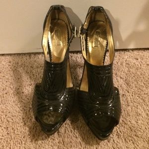 Report Signature Black Heels