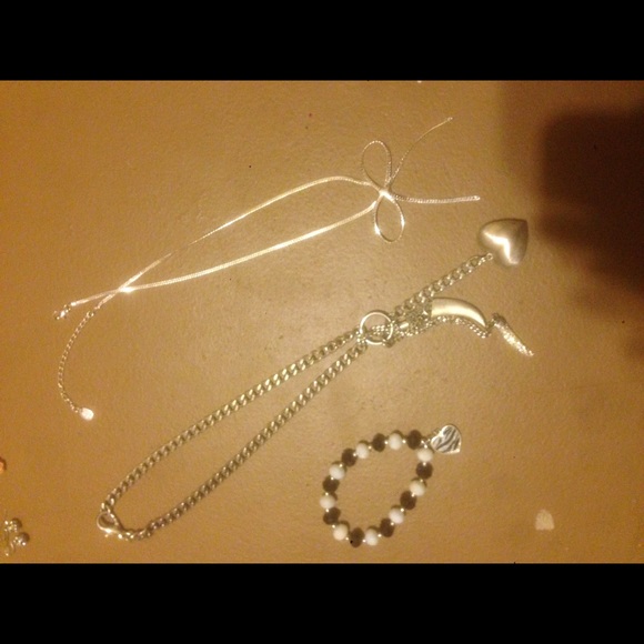 Jewelry bundle 🎀 - Picture 2 of 3