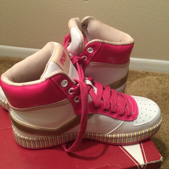 ๐SOLD๐ - Picture 3 of 4