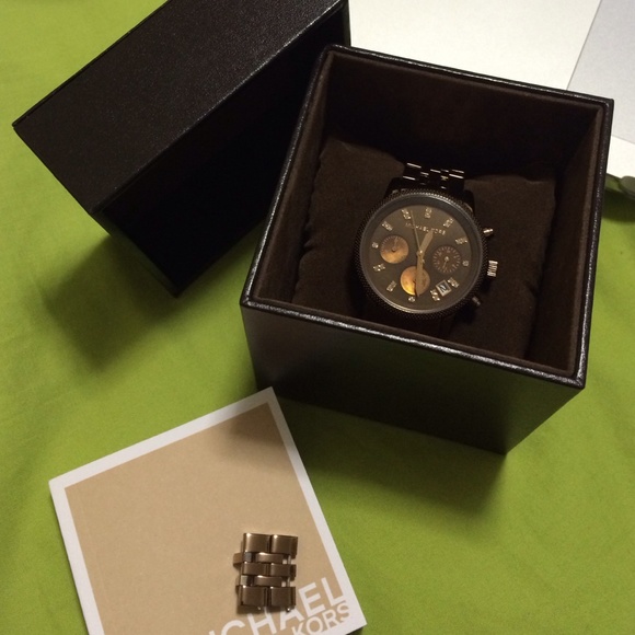 Pre-loved Michael Kors Chocolate Chronograph Watch - Picture 2 of 4
