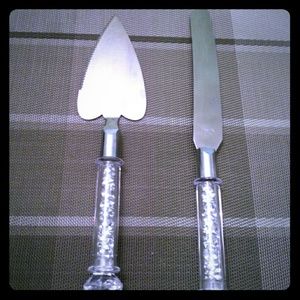 Cutting Cake Utensils - USED