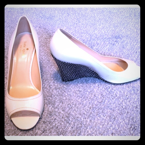 Kate Spade "bone" patent leather wedges 7.5
