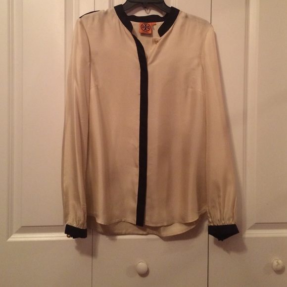 Gorgeous, EUC Champagne & Black Tory Top